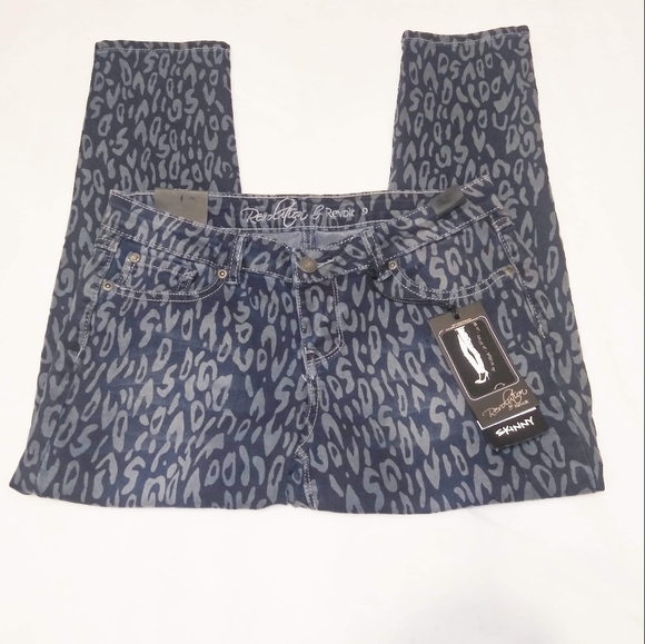 Revolution by Revolt Capri Jeans Size 9 NWT - Picture 1 of 6